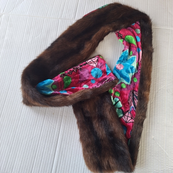 CUSTO BARCELONA *RARE* FAUX Fur Vibrant Silk SCARF COLLAR - Picture 3 of 4
